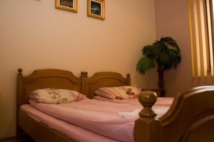 Pension Mellis Cluj Napoca Otel Oda fotoğraf